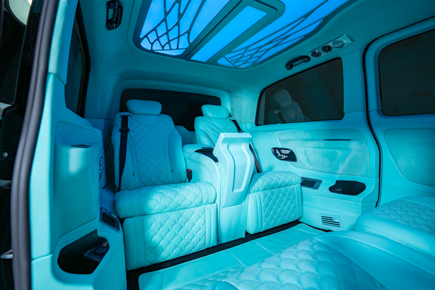 Mercedes-Benz Metris Maybach Matte Black