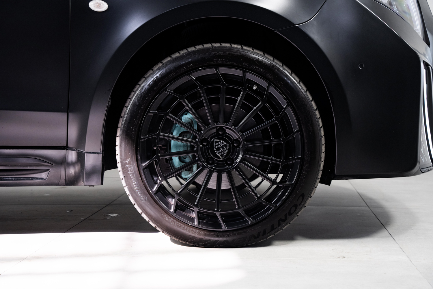 Mercedes-Benz Metris Maybach Matte Black