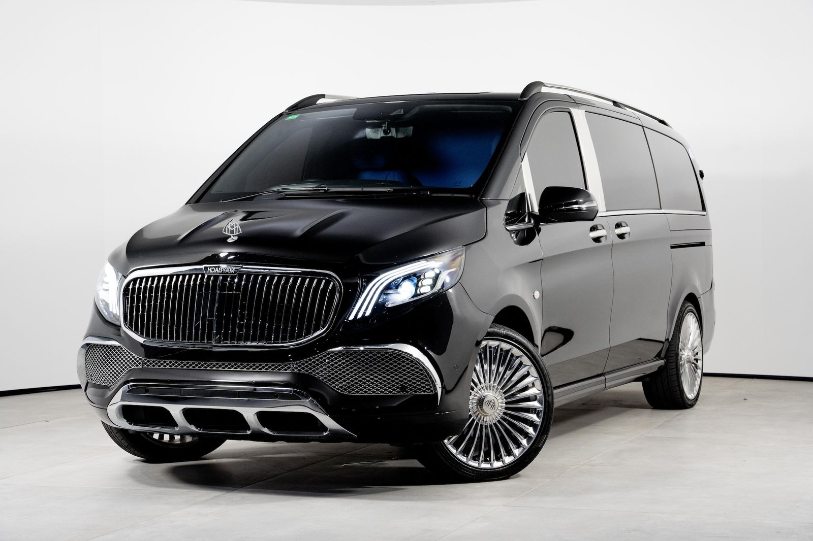 Mercedes-Benz Metris Maybach Gloss Black