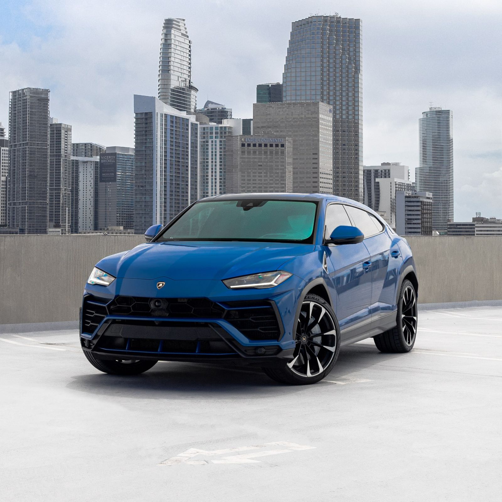 Lamborghini Urus Blue